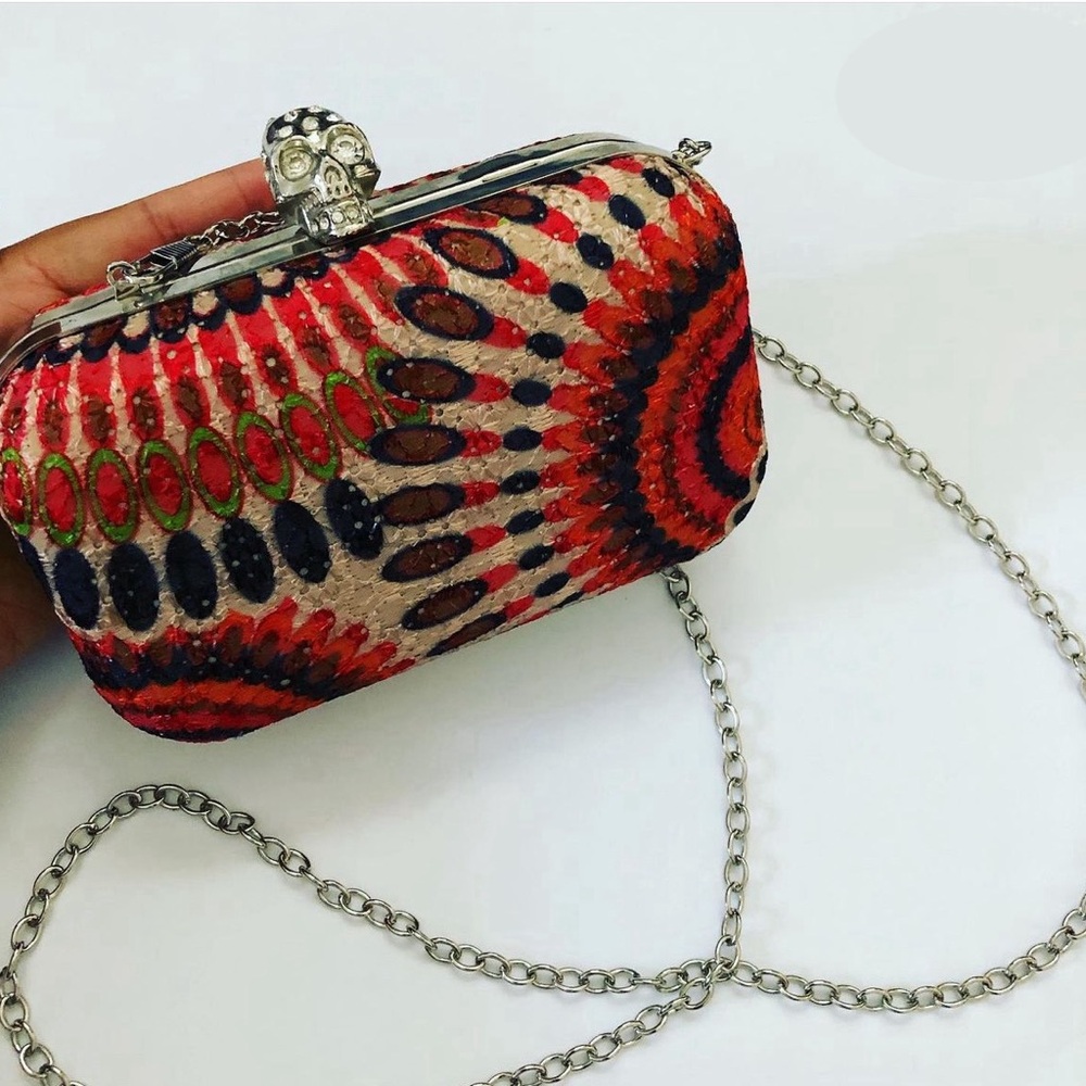 Unique NWOT Boho Skull Clasp Purse w/Long Chain Strap Crossbody Bag
